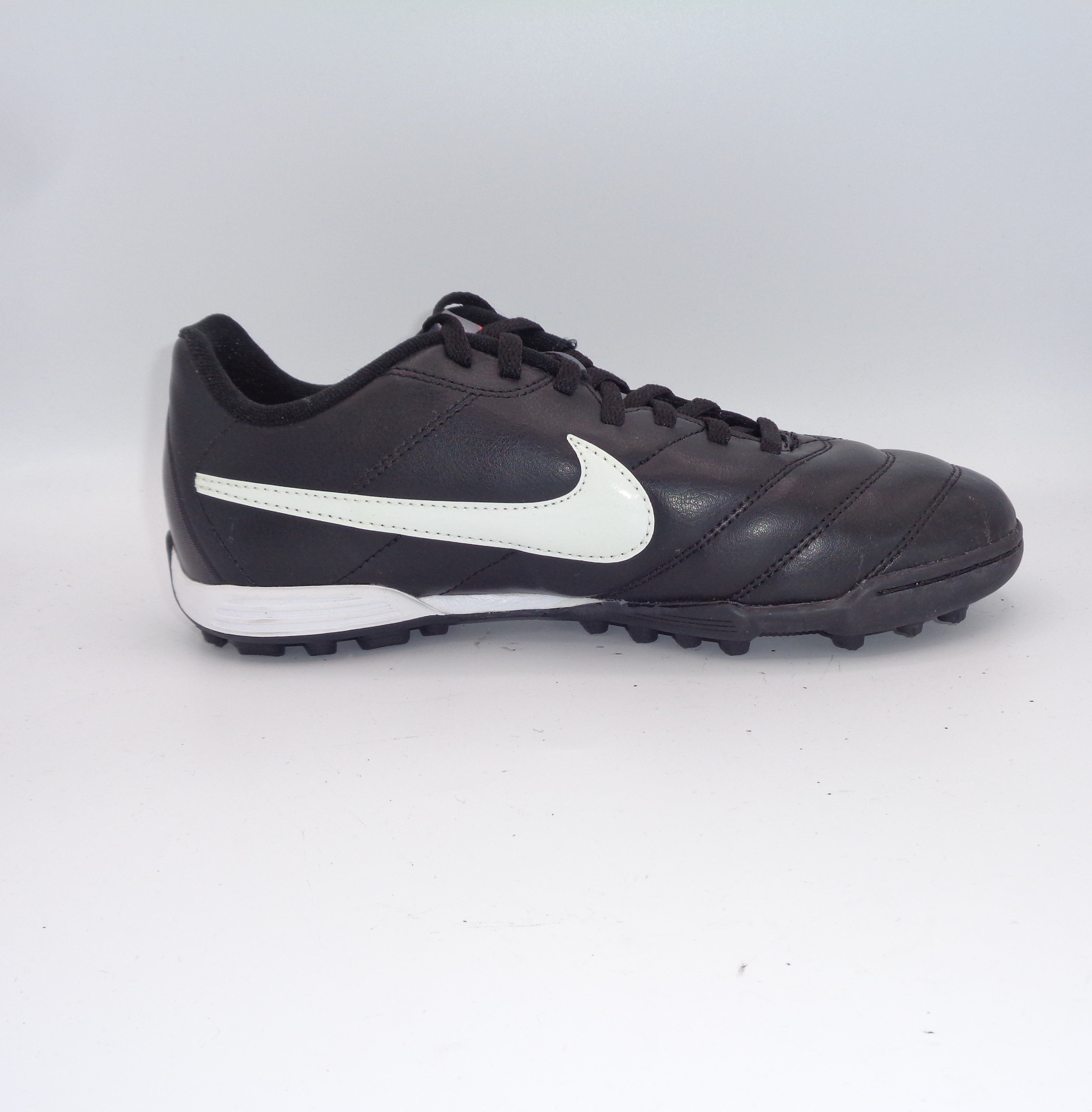 NIKE TIEMPO NATURAL III ASTRO FOOTBALL BOOTS - NIKE - SIZE 5.5