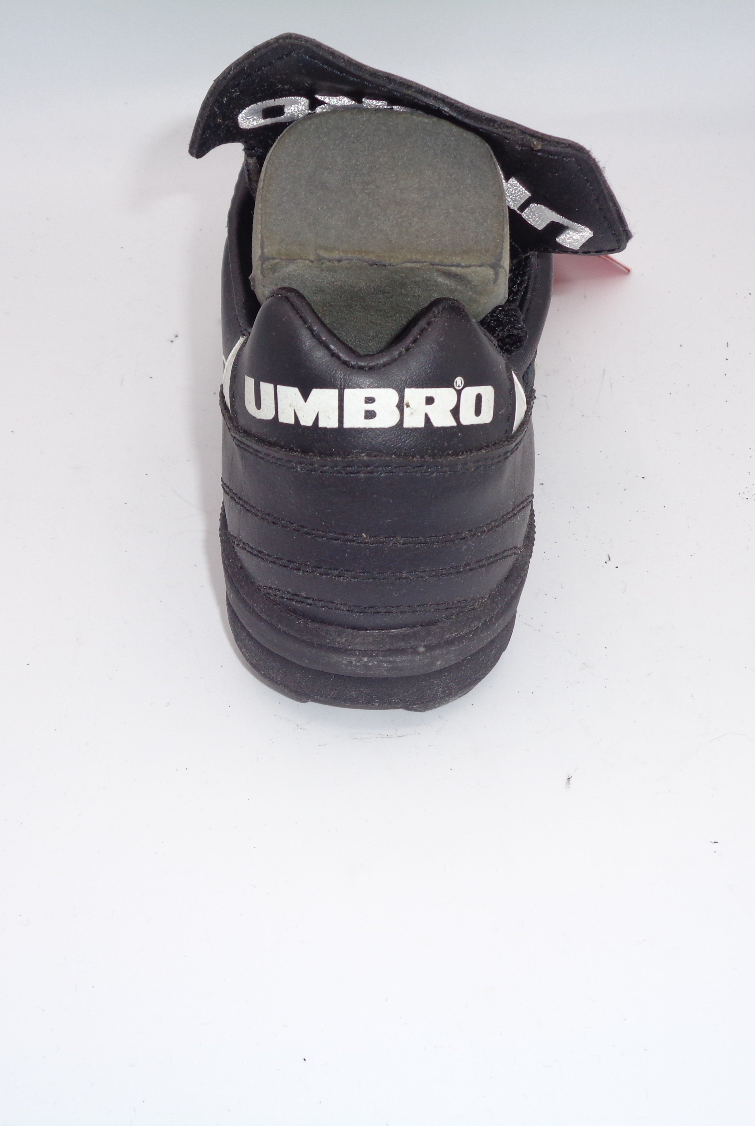 UMBRO SHEARER AS LEAGUE ASTRO FOOTBALL BOOTS - UMBRO - SIZE 5.5