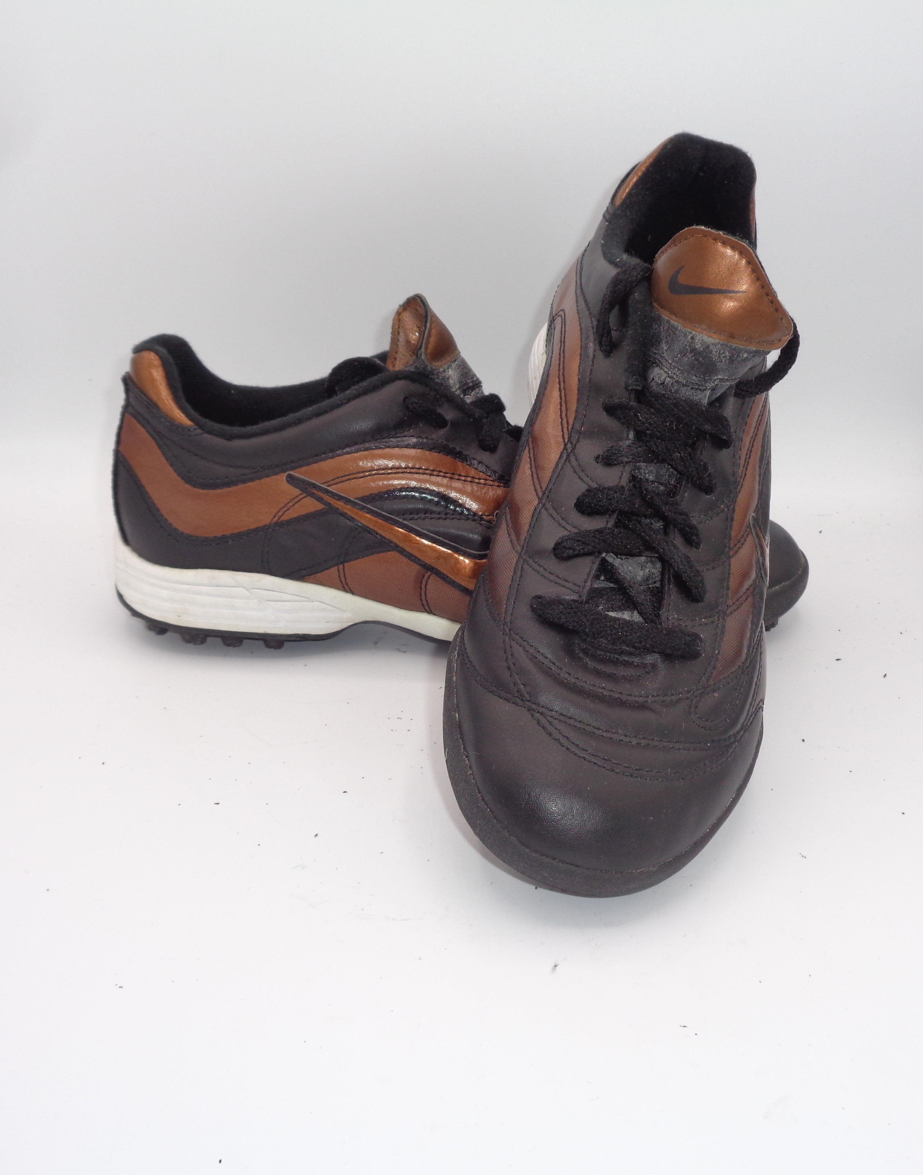 NIKE ASTRO FOOTBALL BOOTS BROWN BLACK - NIKE - SIZE 5